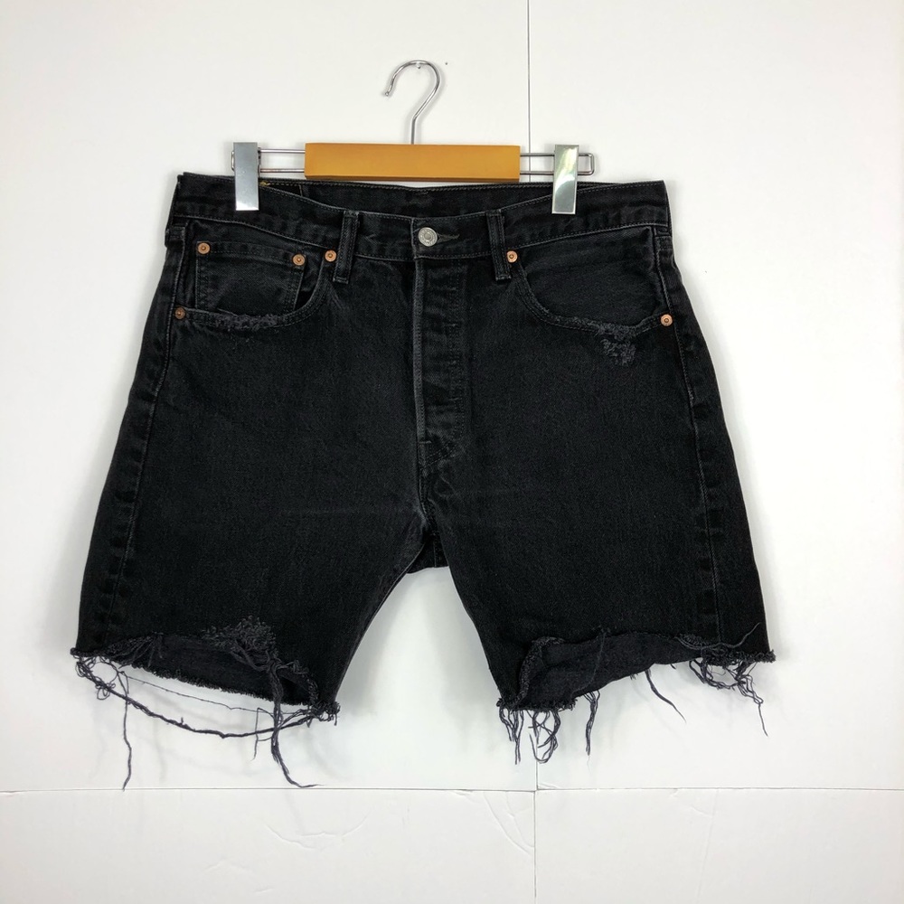 Vintage Levi’s 501 Distressed Shorts Sz 32